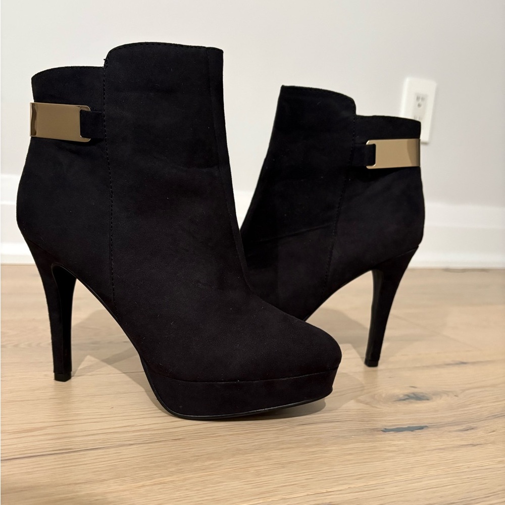 H&M Elegant Black‎ Ankle Boots suede zipper on the side size 38